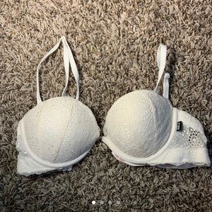 Victoria’s Secret ALL WHITE LACE PUSH-UP BRA🥰